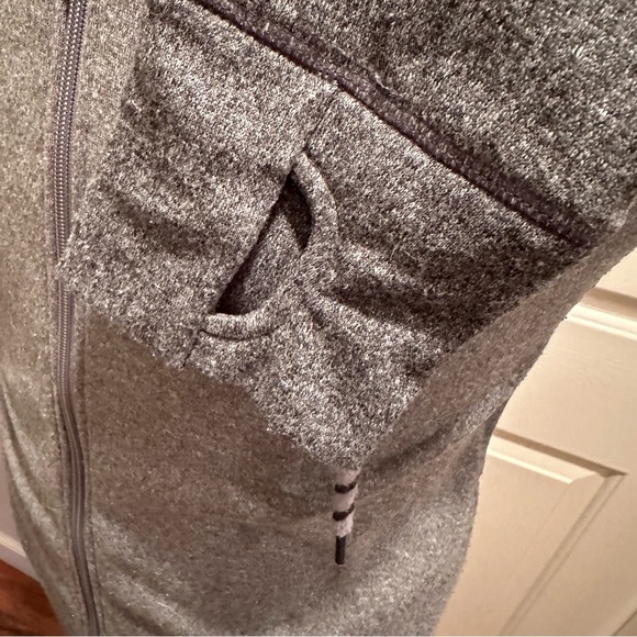 Fila Zip Up Hoodie Sweater Gray Size Medium. - Picture 6 of 9